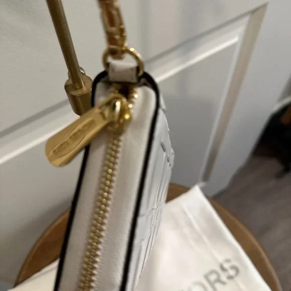 Authentic Michael Kors STUNNING "Vivian" Optic White Basket Weave Wallet, NWOT - Picture 10 of 16